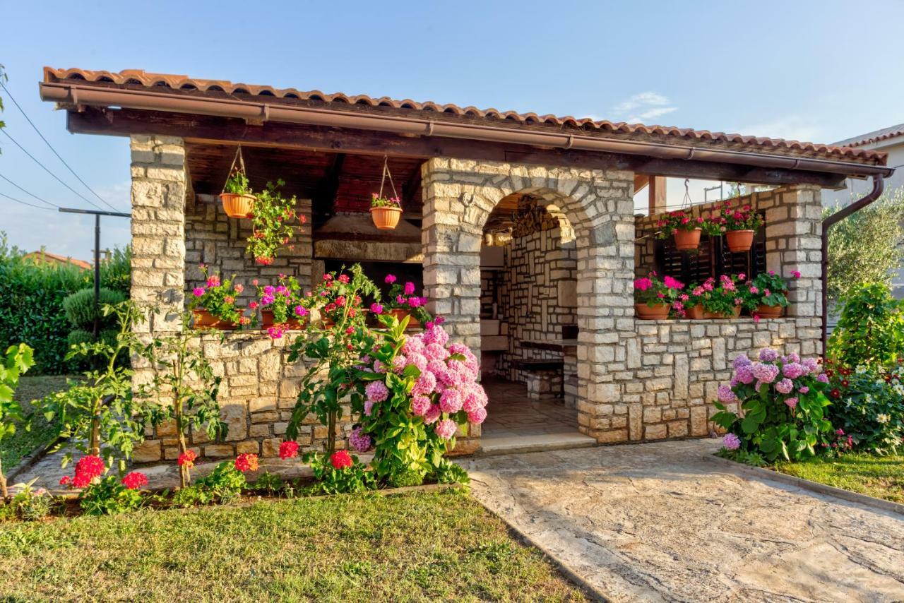 Apartments Contessa Novigrad Istria Exterior foto