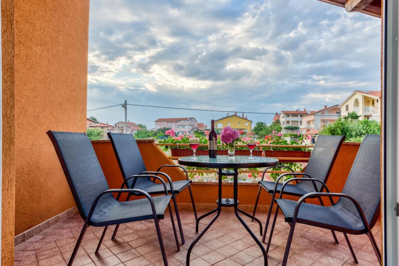 Apartments Contessa Novigrad Istria Exterior foto