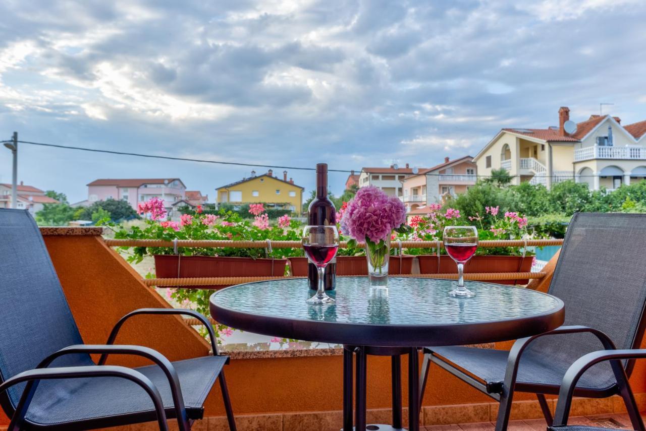 Apartments Contessa Novigrad Istria Exterior foto